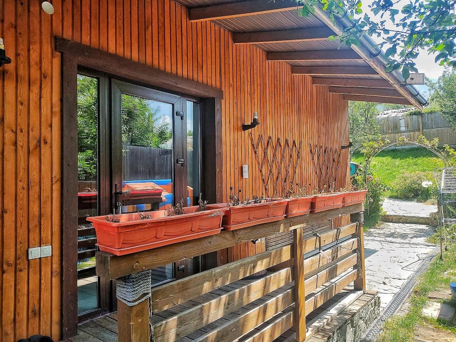 Scandi Cozy Cabin: Mountain Retreat with Fireplace and Sauna Besqaynar Exterior photo